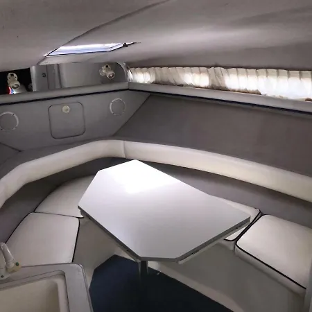 Yacht Cruiser 船屋